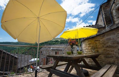 Les Bondons House | Family-Friendly Gite for 4-6 Guests in Malbosc