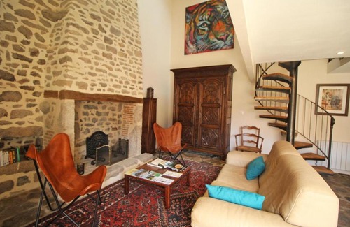Jabreilles-les-Bordes House | Oceanfront Retreat at Gite du Chatelard – Rated 8.5/10
