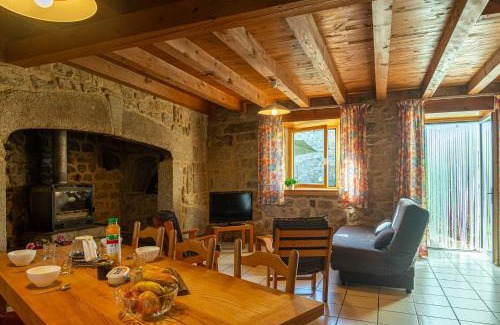 La Fage-Saint-Julien House | Family-Friendly Gites de France for Memorable Getaways