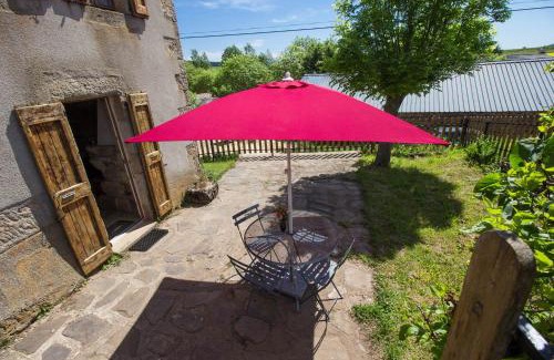 Saint-Frezal-d'Albuges House | Pet-Friendly Gites de France for 2-4 Guests at La Peyre