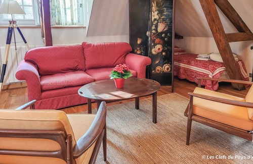Saint-Julien-sur-Calonne Cottage | Unforgettable Gîte Green Loft: Family-Friendly Retreat