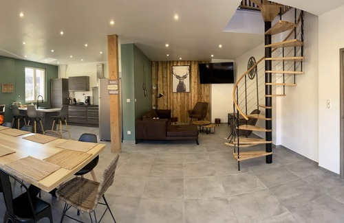 Gerbepal House | Gîte GERBEPAL: Family-Friendly Retreat with Jacuzzi & Pool