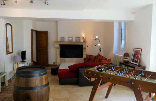 Gien House | Spacious Gîte Gien for 15 Guests - Family and Pet Friendly