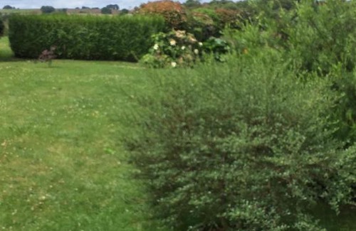 Cleguerec House | Explore Gîte Ginou Daniel Lintevert: 4-Star Stay with Kitchen