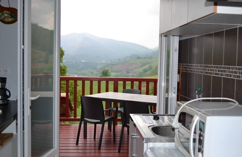 Bidarray Apartment | Gîte Ibar: Perfect Retreat for 4 with Spa & Hot Tub