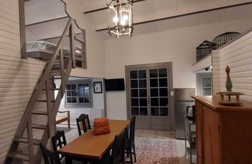 Vincelles Ski Chalet | Idyllic Gîte in Tranquil Village with Breakfast & Kitchen