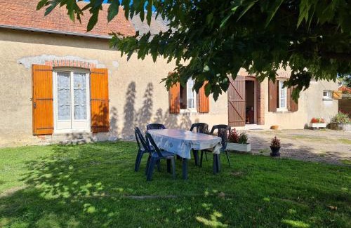 Pierrefitte-es-Bois House | Cozy Gîte with Valley Views, Pet-Friendly & Highly Rated
