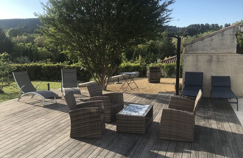 Entrechaux House | Gîte Indépendant au Pied du Mont Ventoux - Guest Rated 10/10