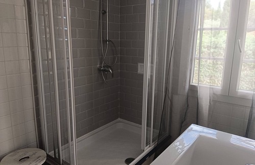 Montauriol Apartment | Discover Gîte Indépendant: Poolside Retreat Near Nature