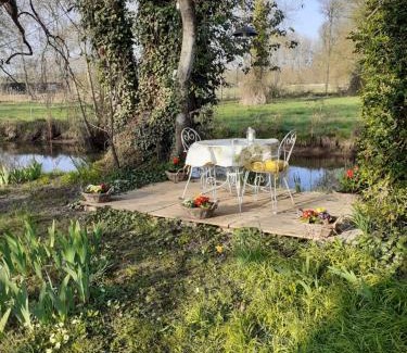 Beaulieu-les-Loches Apartment | Pet-Friendly Gîte "Rivière Peyrona" near Zoo Beauval