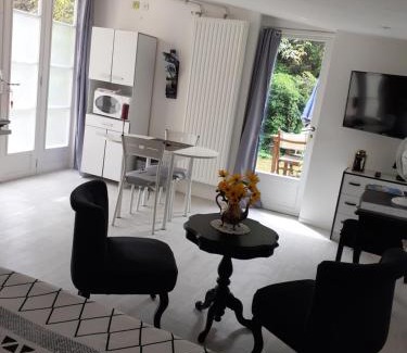 Beaulieu-les-Loches Apartment | Pet-Friendly Gîte "Rivière Peyrona" near Zoo Beauval