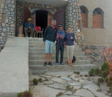 Imilchil Hotel | Top-Rated Gîte kasbah Isli: Family and Pet Friendly Stay