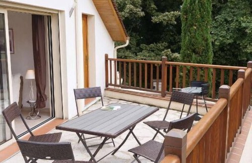 Coarraze Villa | Relaxing Retreat at Gîte Kojonomai Pyrénées with Spa Access