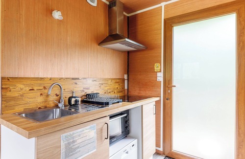 Blesignac House | Cozy Gîte L'acacia for Families with Breakfast Included