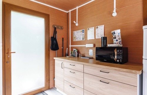 Blesignac House | Cozy Gîte L'acacia for Families with Breakfast Included