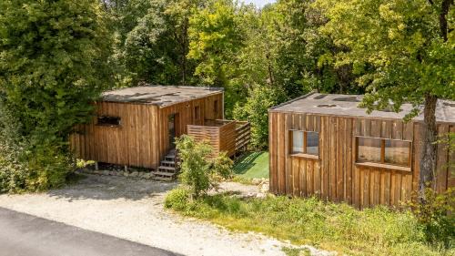 Blesignac House | Inviting Gîte l'Acacia for Families with Breakfast Included
