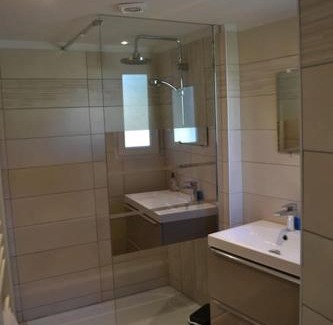 Meyronne House | Pet-Friendly Gîte l'ancienne épicerie with Ocean Views