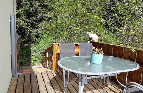 Manteyer Apartment | Cozy Gîte l'Ancolie in Céuze with Pool & Ocean Views