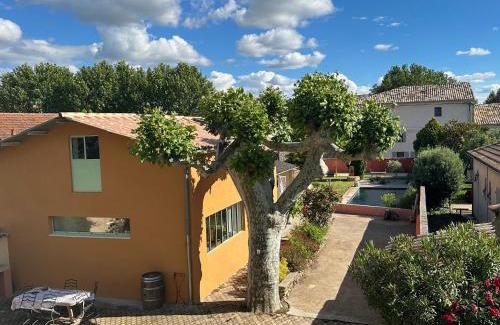 Sainte-Cecile-les-Vignes House | Relax at Gîte l'atelier de Phil et Delfe with Ocean Views