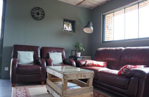 Lecelles House | Gîte l'Atelier: 5-Star Stay with Pet-Friendly Comfort