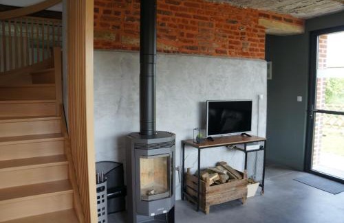 Lecelles House | Gîte l'Atelier: 5-Star Stay with Pet-Friendly Comfort