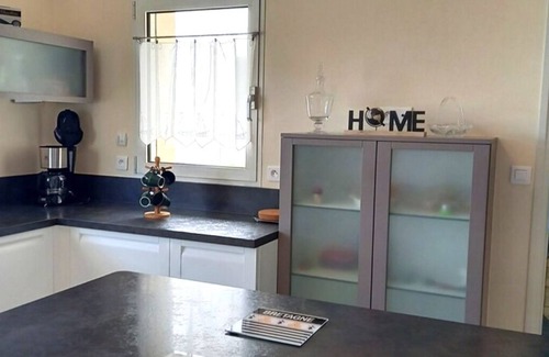 Ploudalmezeau House | Top-Rated Gîte L'escale Portsallaise with Pool & Breakfast