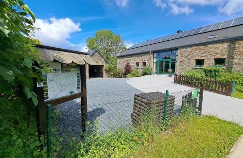 Engreux House | Inviting Gîte L'Olivier à Filly - Ideal for Families & Pets