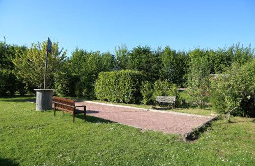 Saint-Gatien-des-Bois House | Discover Les Cerisiers: Pet-Friendly Retreat with a Perfect Score
