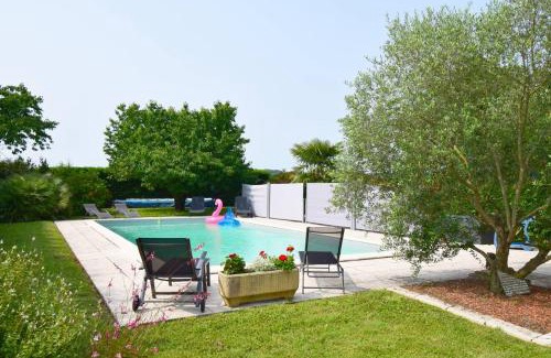 Brax Villa | Discover Gîte l'Ostalet de Sarron with Pool in Brax