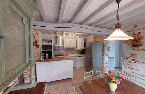 Brax Villa | Discover Gîte l'Ostalet de Sarron with Pool in Brax