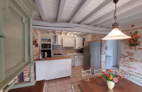 Brax House | Relax at Gîte l'Ostalet de Sarron with Pool and Breakfast