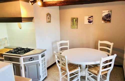 Sault House | Cozy Gîte La Bastide de La Loge with Family-Friendly Amenities