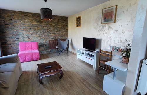 Beaumont-sur-Leze House | Gîte La Bonne Etoile: Family-Friendly Retreat in Beaumont