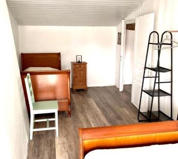 St Benoist-sur-Mer House | Inviting Gîte la Bulle: Garden Oasis near the Beach