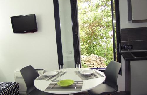Bellegarde Apartment | Family-Friendly Gîte La Capitelle – Pet Friendly Stay!
