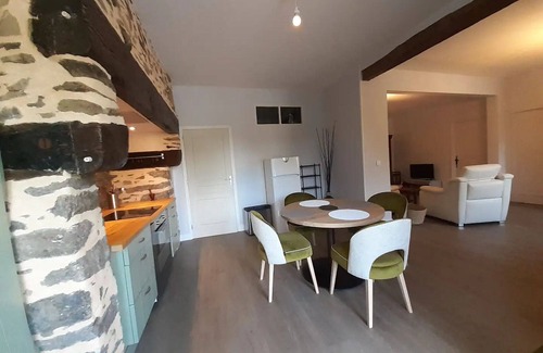 Vigeois Apartment | Family-Friendly Vrbo Property with Pool and Kitchen Amenities
