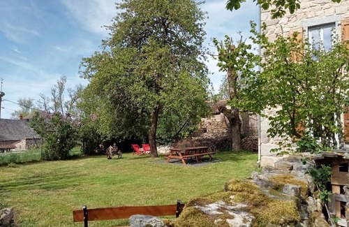 Saint-Symphorien House | Family-Friendly Gîte La Fontaine for Up to 12 Guests