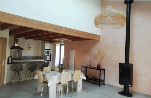 Le Gue-d'Allere House | Cozy Gîte La Forge for 4: Family-Friendly Retreat