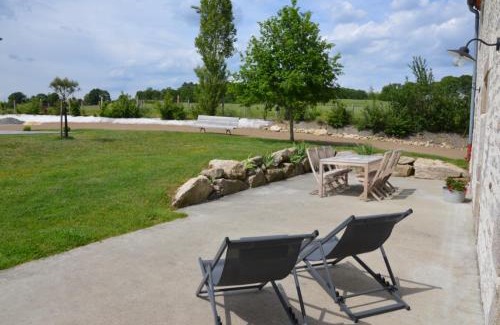 Mortagne-sur-Sevre House | Gîte "La Grange": Family-Friendly Retreat near Puy du Fou