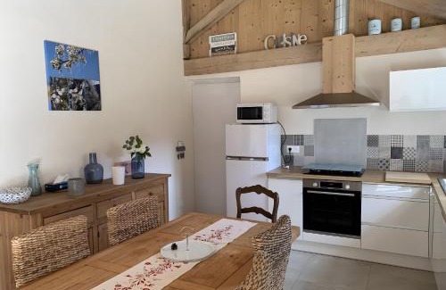 Le Saix House | Gîte La Grange Des Pépinières