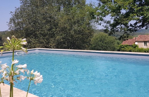 Bourrou Cottage | Experience Gîte la Grangette: Pool, Spa & Family Friendly