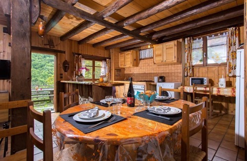 La Lechere House | Idyllic Retreat Near Doucy Station with Family-Friendly Amenities
