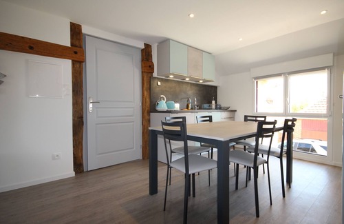 Saint-Loup-Geanges Apartment | Relax at Gîte La Loubertine with Spa & Hot Tub Amenities