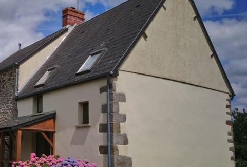Lolif House | Inviting Gîte la Mer: Tranquil Countryside Retreat