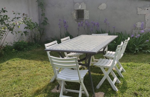 Saint-Leger House | Tranquil Gîte la Metairie in the Peaceful Countryside