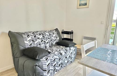 Isigny-sur-Mer Apartment | Relax at Gîte La pause Normande - Child-Friendly Retreat