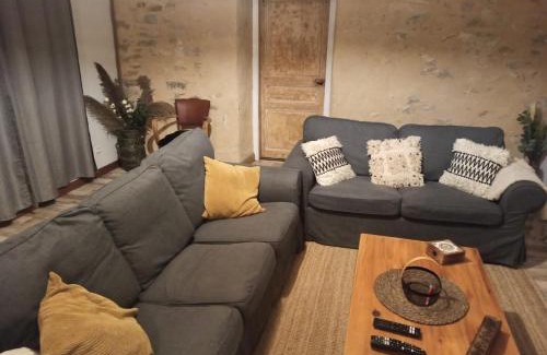 Septfonds House | Family-Friendly Gîte La Petite Longère with Great Reviews