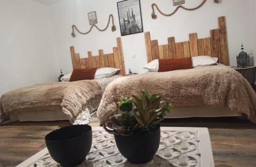 Septfonds House | Family-Friendly Gîte La Petite Longère with Great Reviews