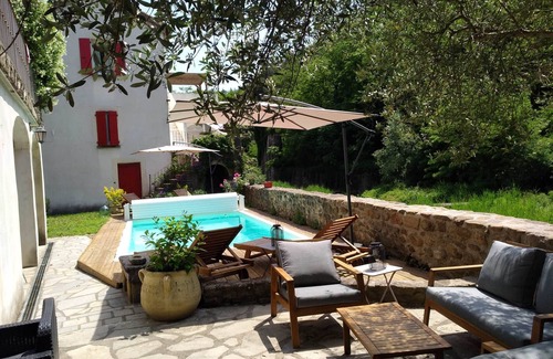Saint-Jean-de-Valeriscle Apartment | Cozy Gîte "La rose des sables" with Private Pool & Breakfast