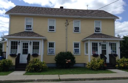 Godbout Bed & Breakfast | Unforgettable Oceanfront Experience at Gîte La Richardière